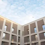 - The Niu, Amity By Ihg Hotel