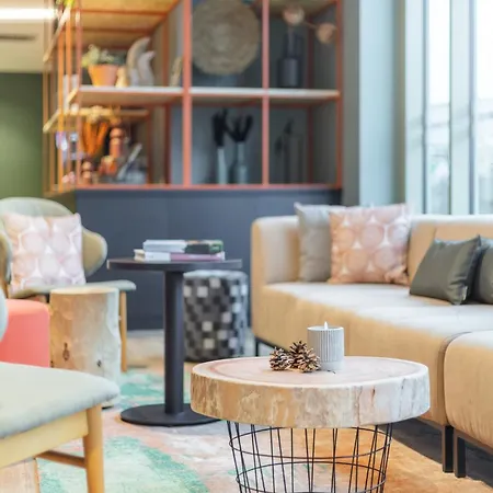 - The Niu, Amity By Ihg Hotel Potsdam