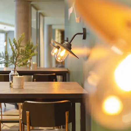 - The Niu, Amity By Ihg Hotel 3*